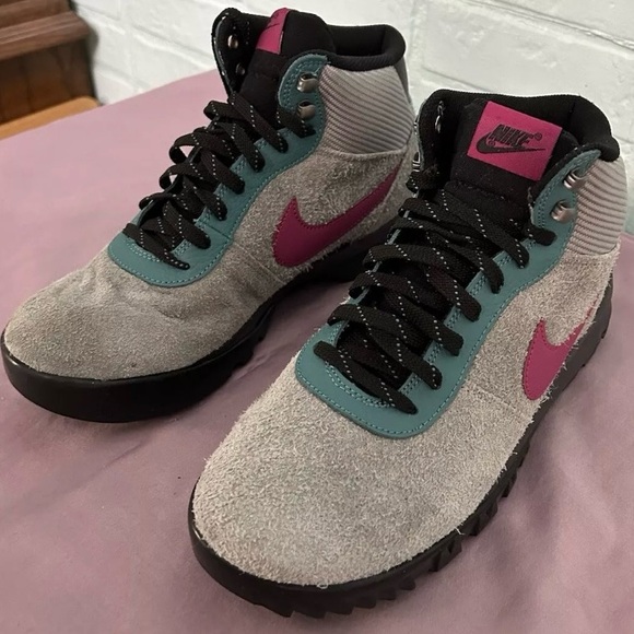 Nike Air Woodland “hiking” “winter” boots. Size 8.5 - Picture 7 of 7